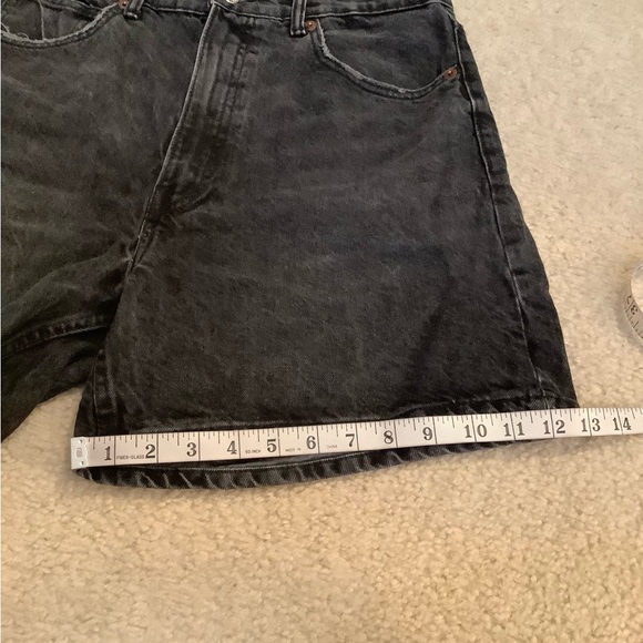 Zara High Rise Black Denim Loose Baggy Jean Shorts 5” inseam size 10/30 Medium. - Picture 7 of 11